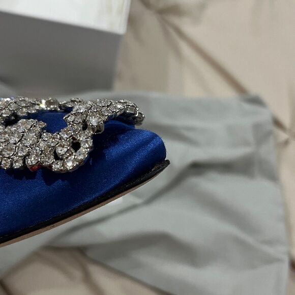 Manolo Blahnik Hangisi Raso in Bleu - Picture 10 of 11